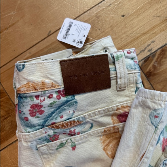 We The Free Eden High Slouchy Flare Jean Printed Size 29 NWT - Picture 3 of 4